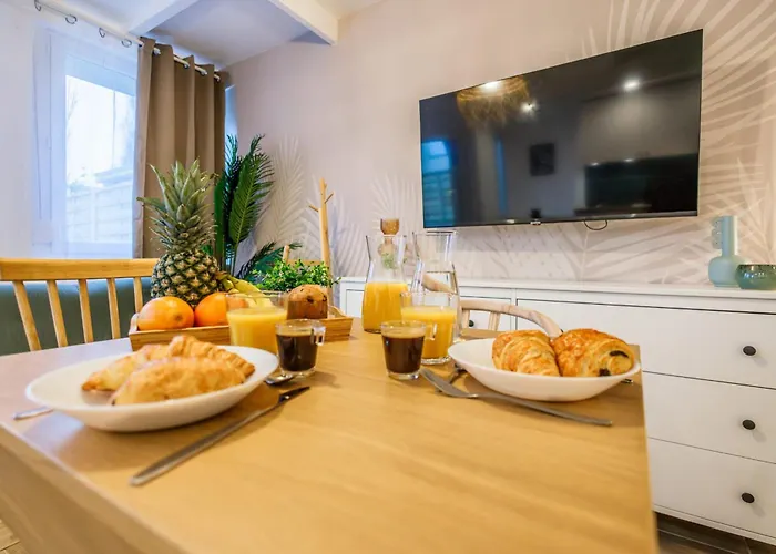 Joyful Tiny House Seaside