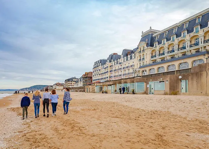 Joyful Tiny House Seaside Cabourg
